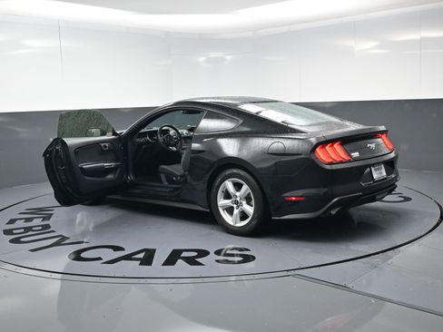 Used 2018 Ford Mustang Coupe image 25