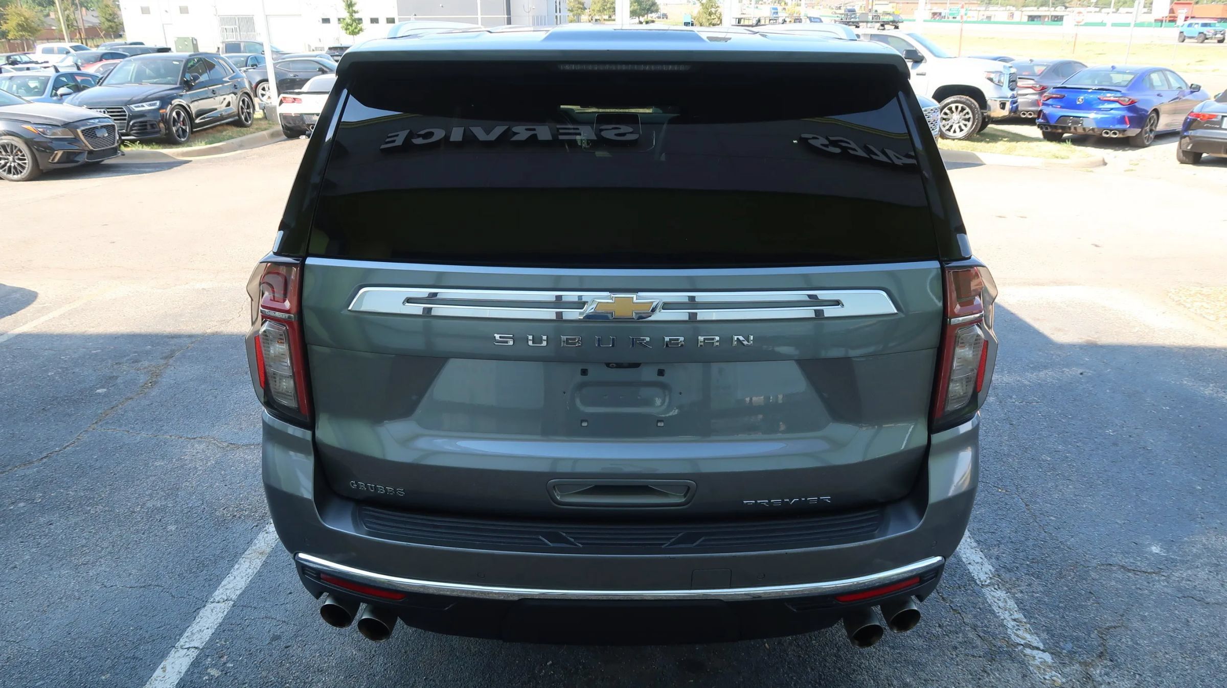 Used 2021 Chevrolet Suburban Premier w/ Premium Package RWD image 9