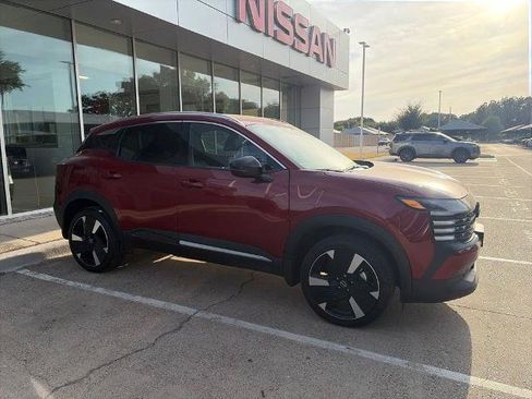 Certified 2026 Nissan Kicks SR FWD image 9