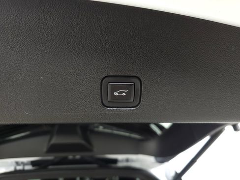 Certified 2023 Cadillac XT6 Premium Luxury w/ Technology Package AWD/4WD image 7
