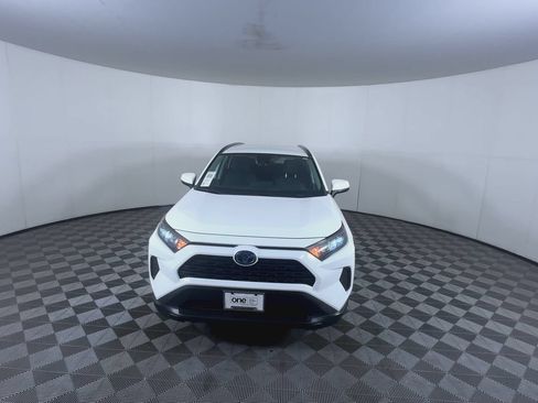 Used 2022 Toyota RAV4 LE AWD/4WD image 3