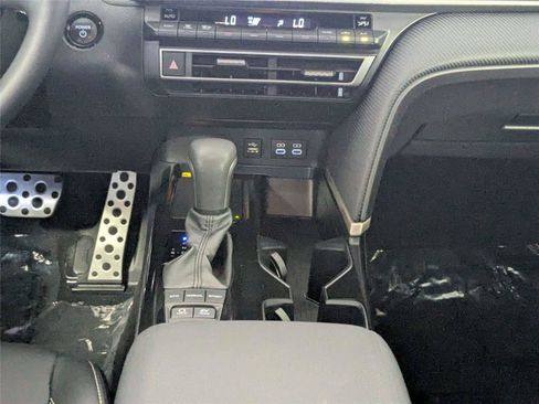 Certified 2025 Toyota Camry SE FWD image 41