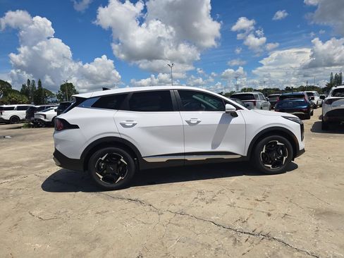 New 2027 Kia Sportage EX FWD image 9