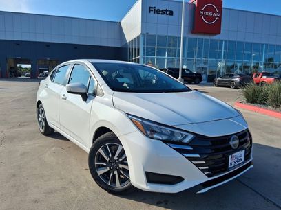 New 2025 Nissan Versa SV w/ Trunk Package