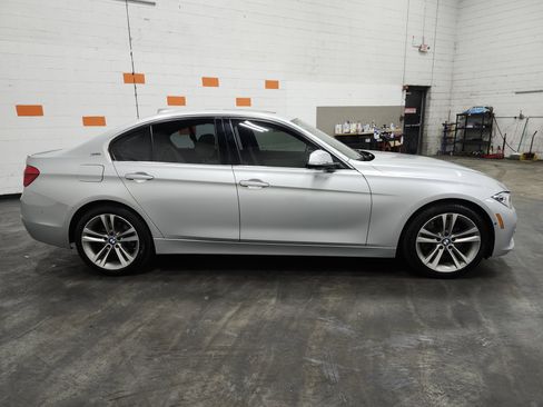 Used 2016 BMW 330e image 22