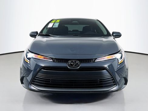 Used 2025 Toyota Corolla LE FWD image 11