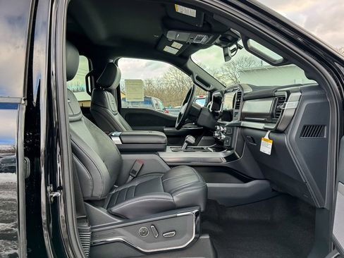 New 2025 Ford F150 Platinum image 19
