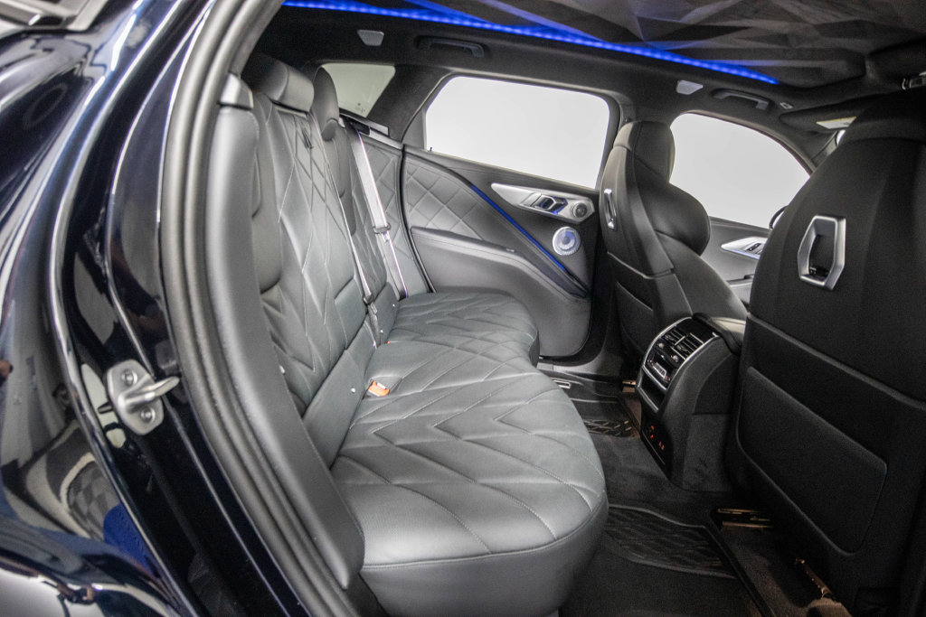 Used 2025 BMW XM AWD/4WD image 12