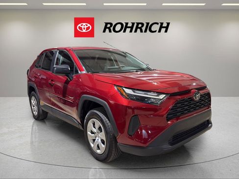 Used 2024 Toyota RAV4 LE image 4