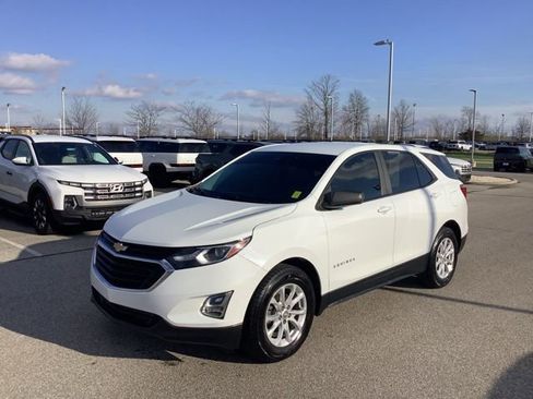 Used 2021 Chevrolet Equinox LS w/ LS Convenience Package FWD image 1