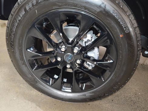 Used 2025 Jeep Wrangler Unlimited Sahara w/ Safety Group image 25