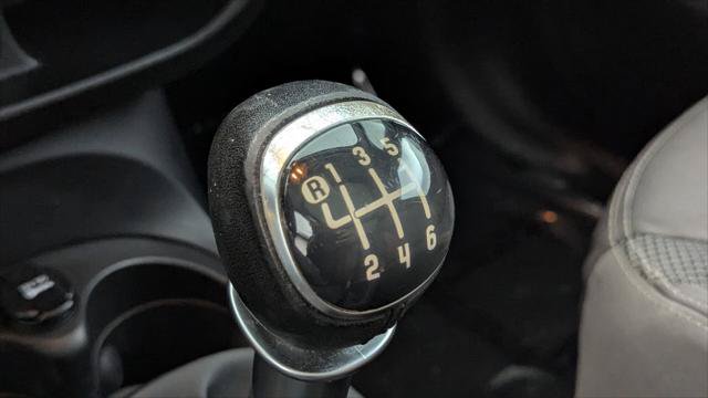 Used 2014 FIAT 500L Trekking w/ Popular Equipment Group FWD image 27