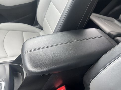 Used 2018 Chevrolet Equinox Premier AWD/4WD image 31