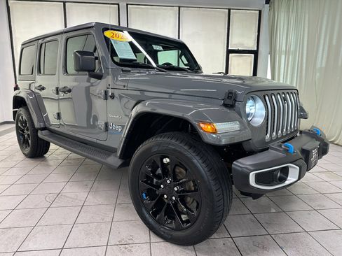 Used 2023 Jeep Wrangler Unlimited Sahara AWD/4WD image 2