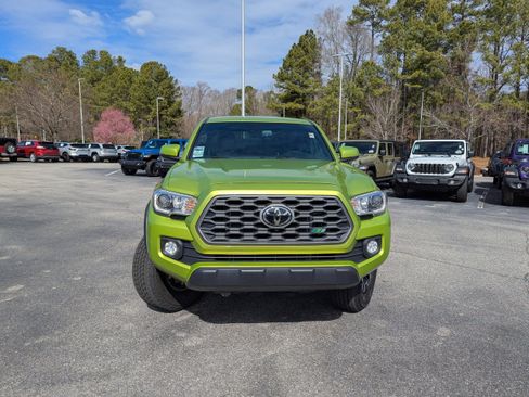 Used 2023 Toyota Tacoma TRD Off-Road w/ Technology Package image 2