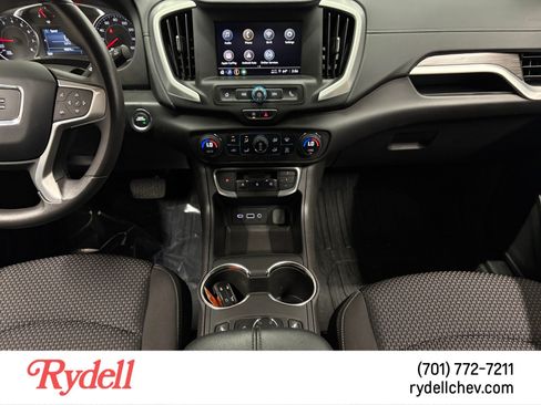 Used 2024 GMC Terrain SLE w/ Driver Convenience Package AWD/4WD image 15