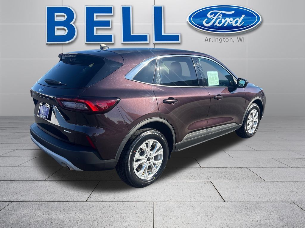 Used 2023 Ford Escape Active w/ Tech Pack #2 AWD/4WD image 3