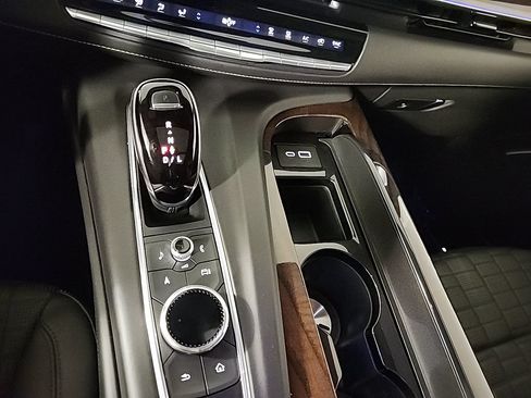 Used 2021 Cadillac Escalade Premium Luxury Platinum AWD/4WD image 21