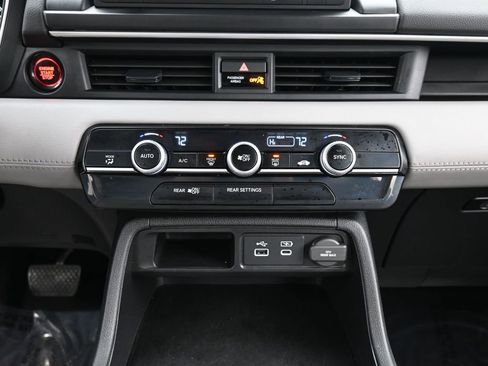 Used 2024 Honda Pilot LX image 44