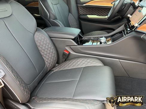 New 2026 Jeep Grand Cherokee Summit w/ Obsidian Package AWD/4WD image 12
