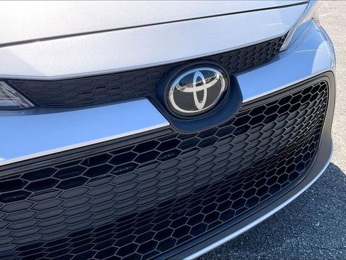 Used 2022 Toyota Corolla LE FWD image 26