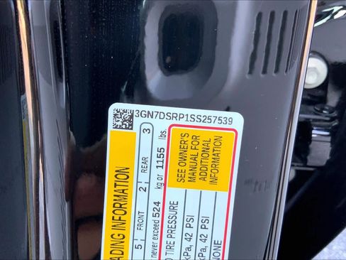 Used 2025 Chevrolet Equinox EV RS FWD image 28