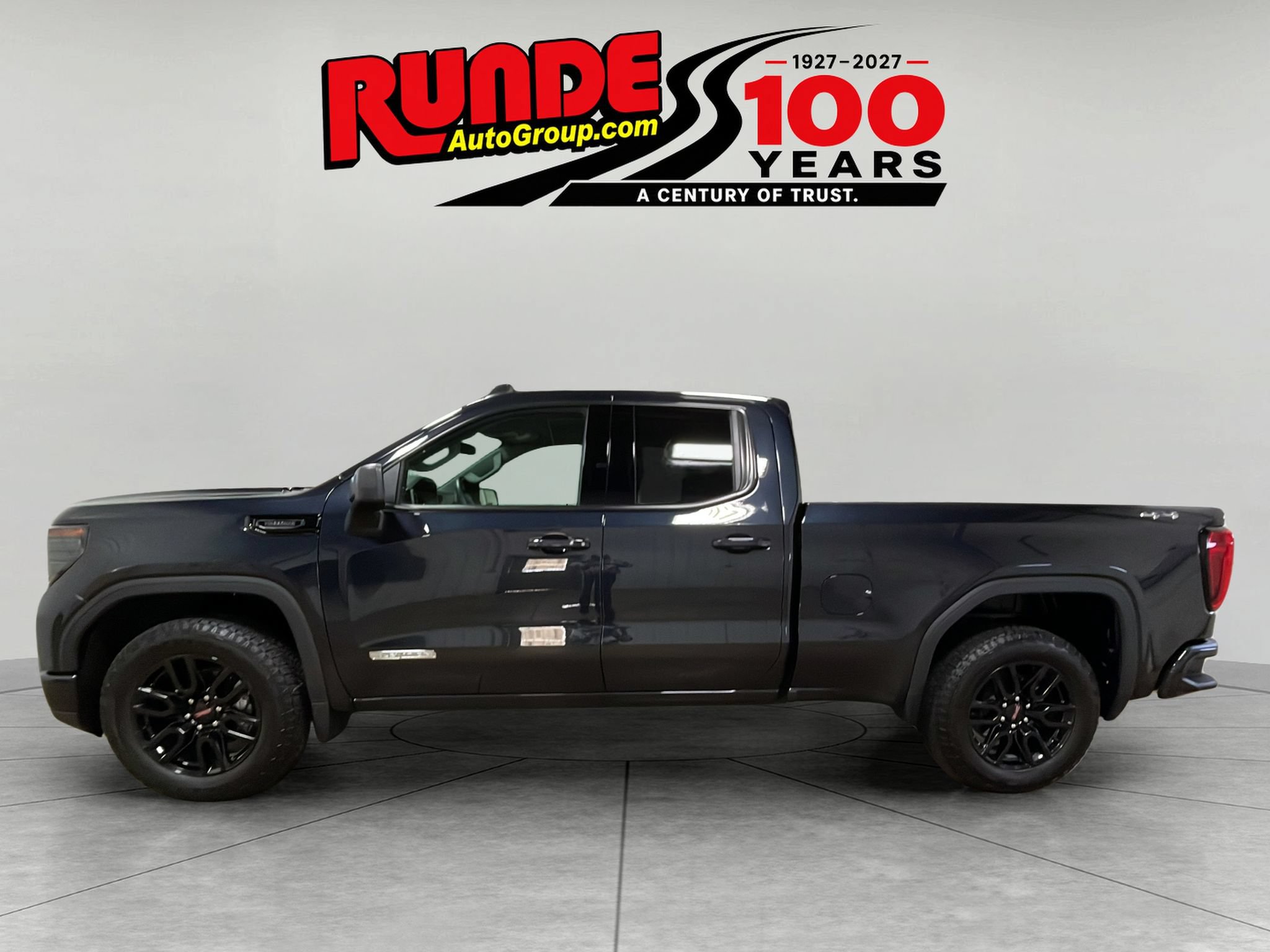Used 2025 GMC Sierra 1500 Elevation AWD/4WD image 2