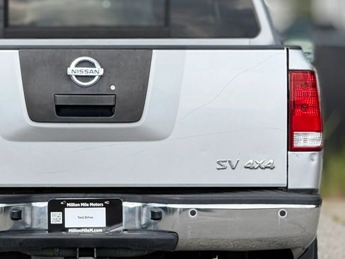 Used 2011 Nissan Titan SV w/ SV Premium Utility Pkg AWD/4WD image 14