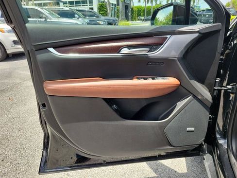 Certified 2023 Cadillac XT5 Premium Luxury FWD image 18
