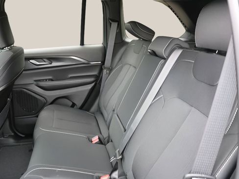 New 2026 Jeep Grand Cherokee Laredo X AWD/4WD image 16