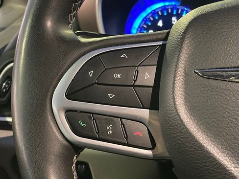 Used 2022 Chrysler Voyager LX image 15