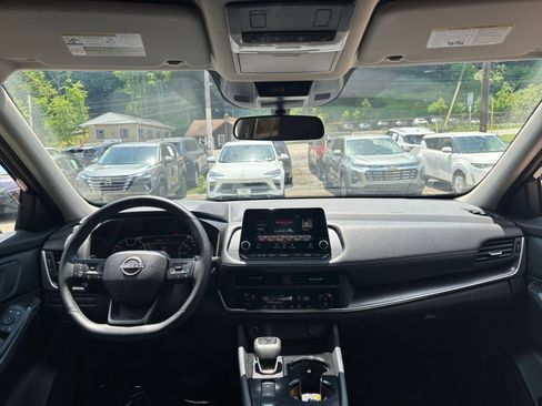 Used 2025 Nissan Rogue SV FWD image 35
