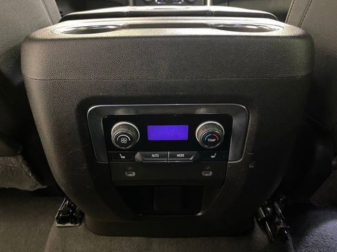 Used 2023 Chevrolet Suburban Premier AWD/4WD image 21