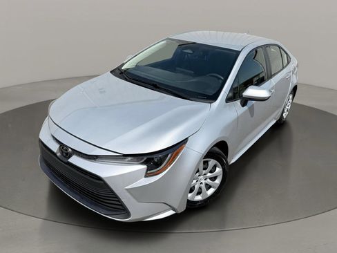 Used 2023 Toyota Corolla LE image 33
