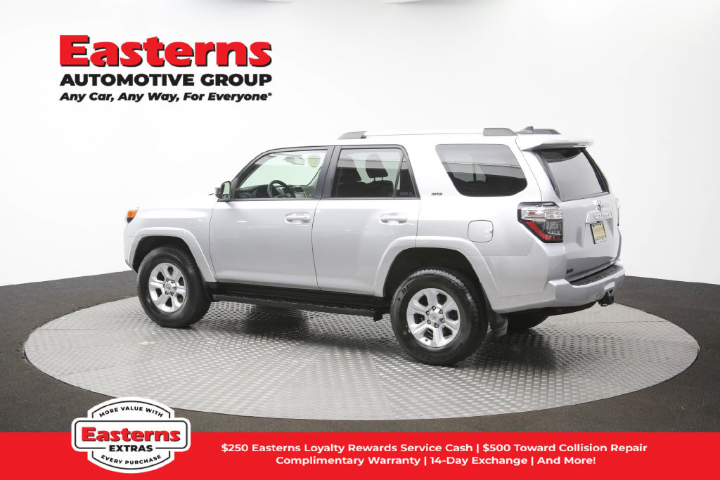 Used 2024 Toyota 4Runner SR5 AWD/4WD image 58
