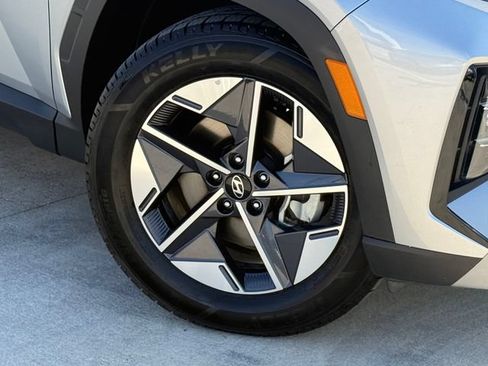Used 2025 Hyundai Tucson SEL FWD image 2
