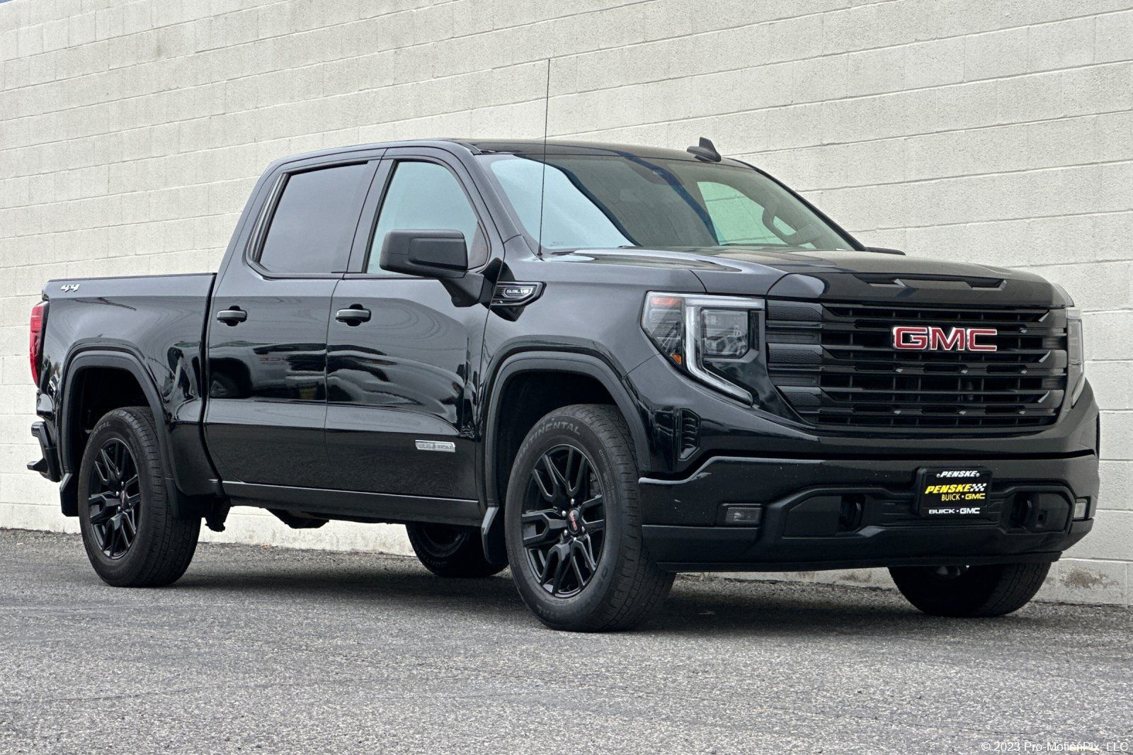 Used 2023 GMC Sierra 1500 Elevation AWD/4WD image 1