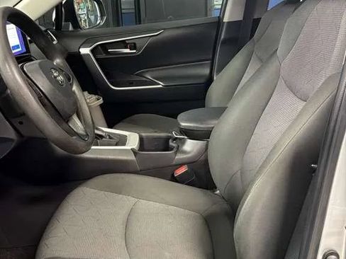 Used 2023 Toyota RAV4 XLE w/ Convenience Package FWD image 5