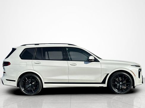 Used 2024 BMW X7 xDrive40i w/ M Sport Package AWD/4WD image 6
