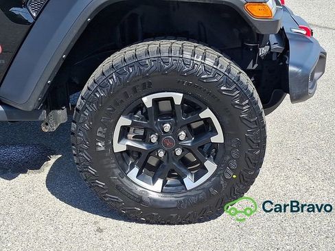 Used 2025 Jeep Wrangler Unlimited Rubicon AWD/4WD image 8