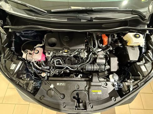 Used 2024 Toyota Sienna Limited AWD/4WD image 10