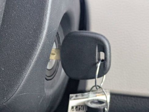 Used 2025 Toyota Corolla LE image 30