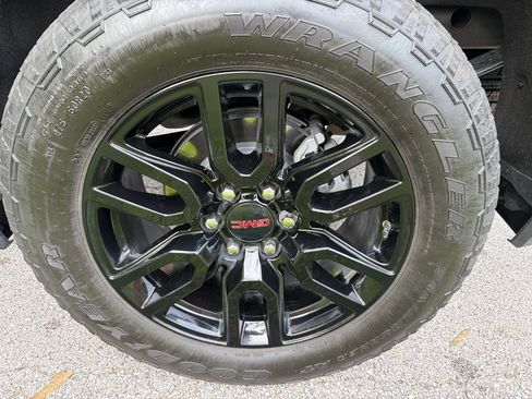 Used 2025 GMC Sierra 1500 Elevation w/ X31 Off-Road Package AWD/4WD image 18