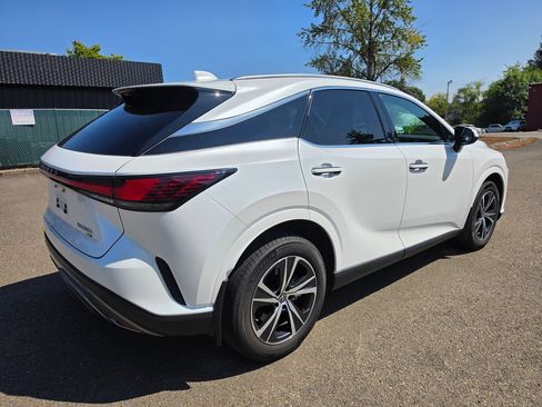 Used 2023 Lexus RX 350h w/ Accessory Package (Z1) AWD/4WD image 5