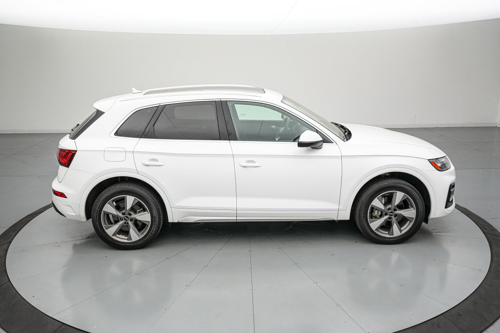 Used 2023 Audi Q5 2.0T Premium w/ Convenience Package AWD/4WD image 3