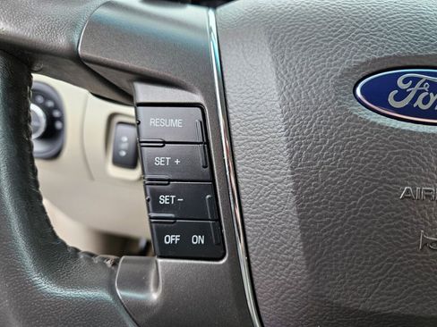 Used 2012 Ford Taurus SEL image 21