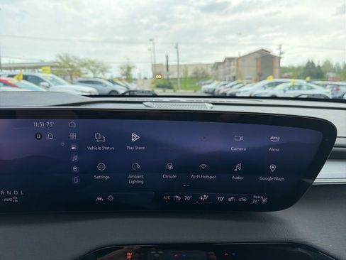 Used 2025 Buick Enclave Sport Touring w/ LPO, Floor Liner Package AWD/4WD image 27