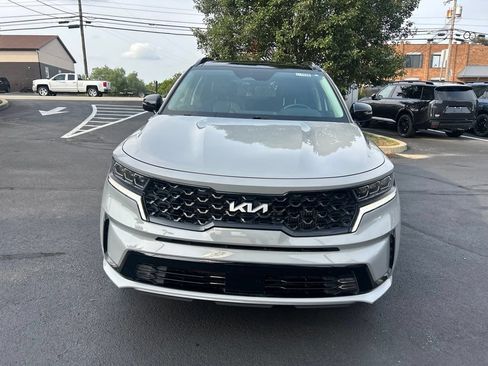 Certified 2023 Kia Sorento SX AWD/4WD image 2