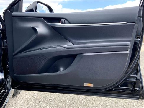 Used 2019 Toyota Camry SE w/ Convenience Package image 21