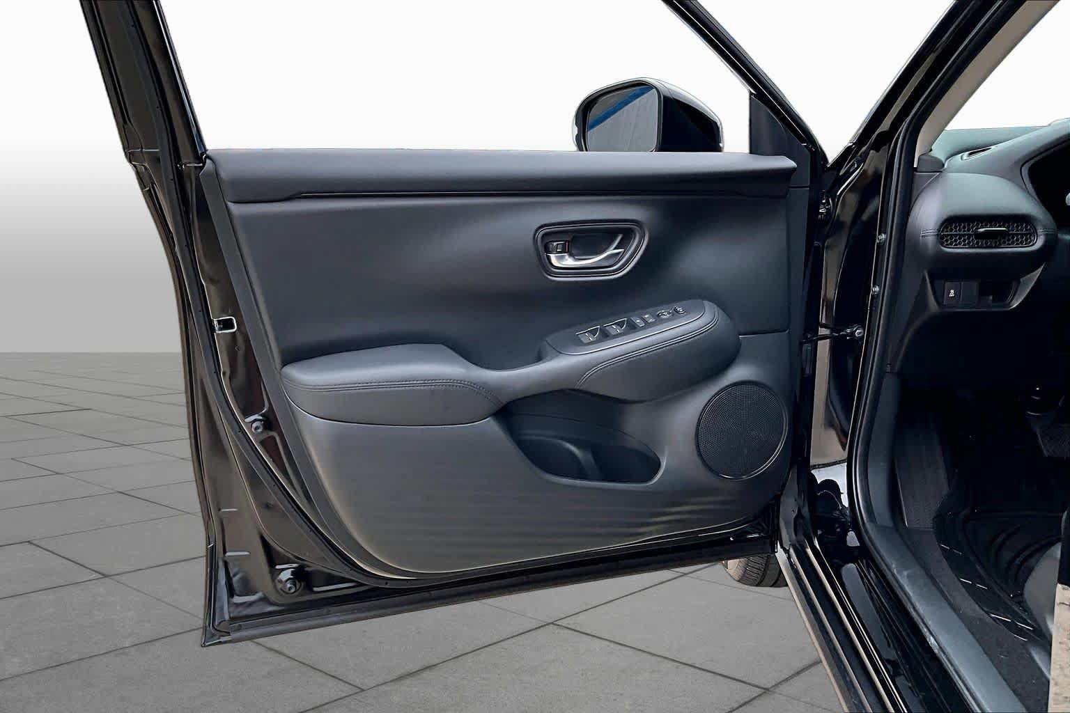 Certified 2027 Honda HR-V LX image 21